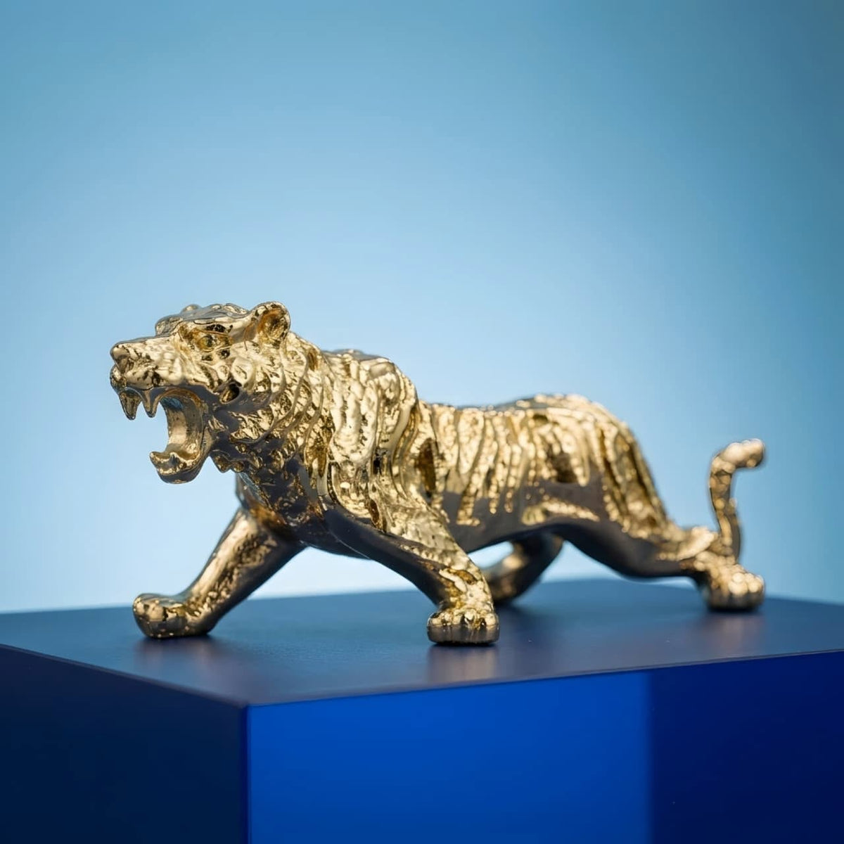 Royal Golden Prowling Panther Figurine Medium GI0016, product view